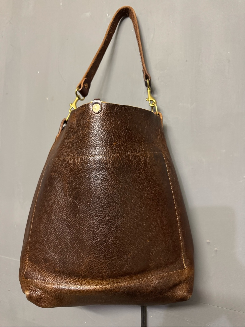 Meanwhile Back One The Farm Mocha Tuscan Leather Carryall & Crossbody - Picture 5 of 10
